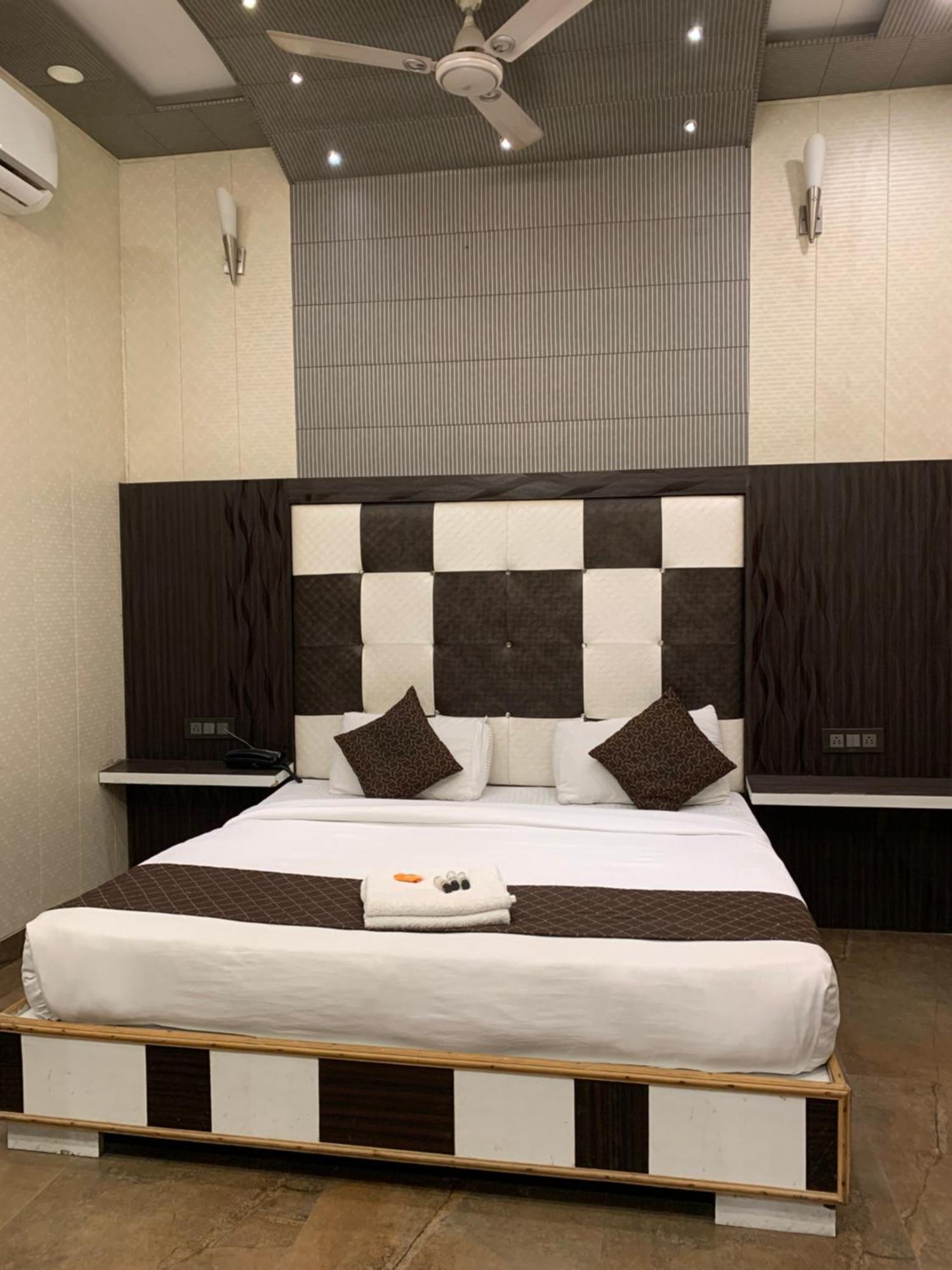 Hotel Pardesi Haridwar Exterior photo